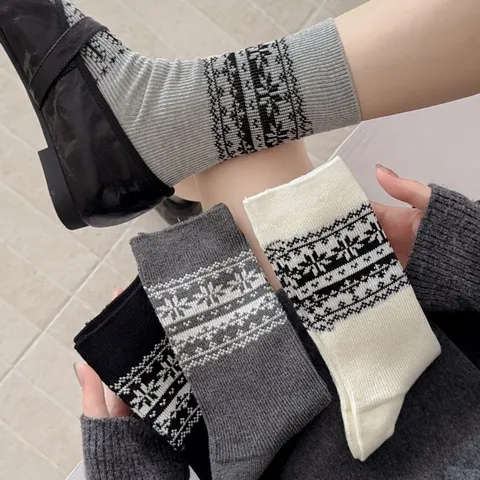 Women Winter Retro Fair Isle Mid Calf Socks Combed Cotton Warm Casual Crew Socks Vintage Snow Pattern Long Socks