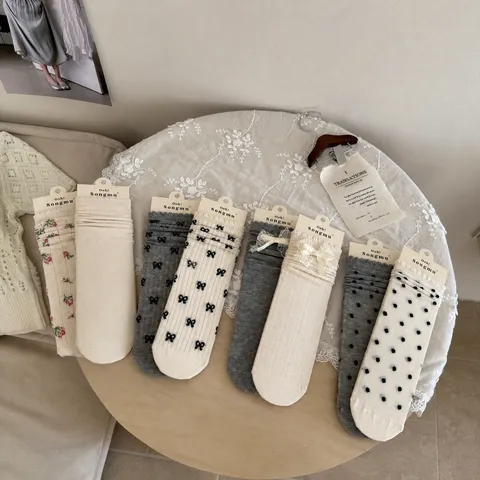 Calcetines de Tubo Casuales de Mezcla de Algodón para Mujer Lazo Dulce Encaje Topos Diseño Floral Lindo Estilo Ballet Moda Hosiery