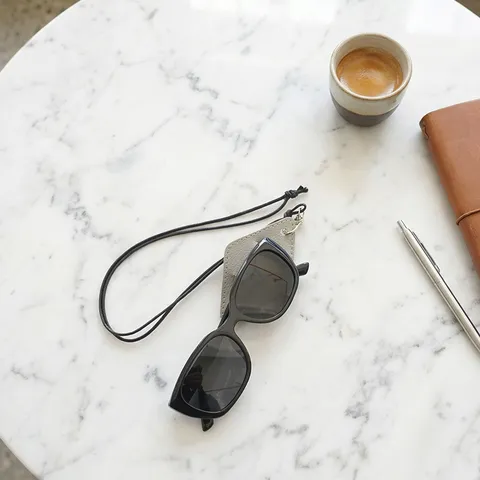 Estuche para Gafas de Cuero PU Cordón Portátil Anti-Pérdida Bolsa de Almacenamiento de Gafas Oficina Viaje Accesorios de Soporte de Gafas de Sol