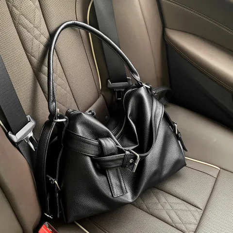 Vintage PU Leder Motorrad Umhängetasche Für Damen Retro Große Kapazität Unterarm Tote Bag Mit Gürtelschnalle Details Pendeln Tasche