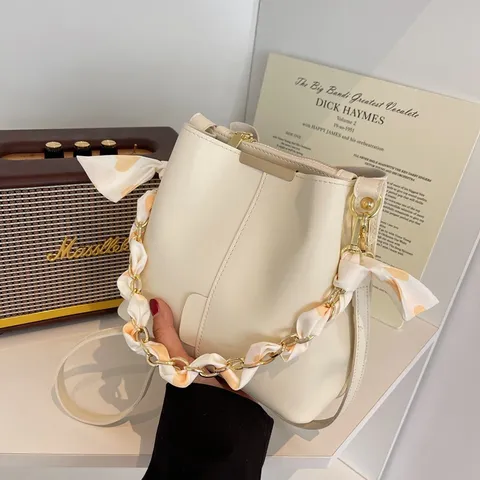 Trendige Damen Eimertasche PU Leder Kette Umhängetasche Mit Seidenschal Dekor Minimalistische Beuteltasche Handtasche