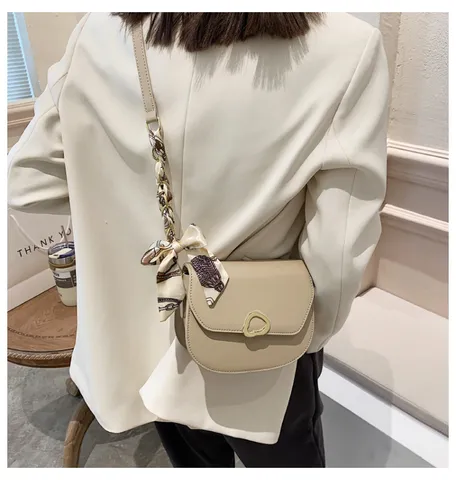 Nische Design PU Leder Satteltasche Für Damen Mode Umhängetasche Vintage Einfarbig Schultertasche Mit Schal Dekoration