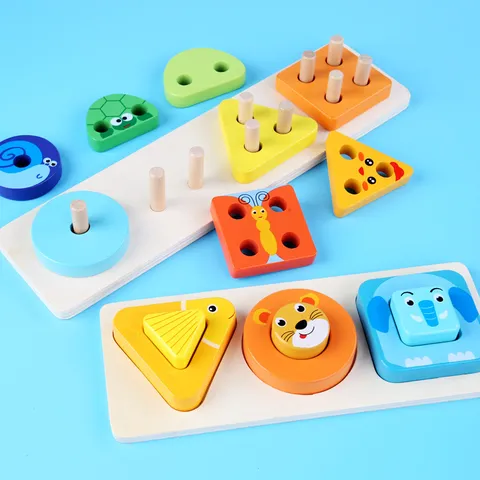 Hölzernes Kinderspielzeug mit Tierform-Zuordnung und geometrischen Sortiersäulen Frühe pädagogische Lernspielzeug