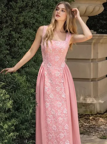 French Elegant Embossed Vest Midi Dress For Women 2025 Autumn Vintage Sleeveless Square Neck A-Line Dress Fashion Commuting Outfit