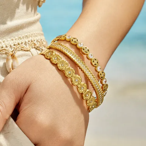 316L Stainless Steel Bangle For Women PVD Gold Plated Rhinestone Daisy Flower Bangle Elegant Geometric Wrist Jewelry For Daily Wear