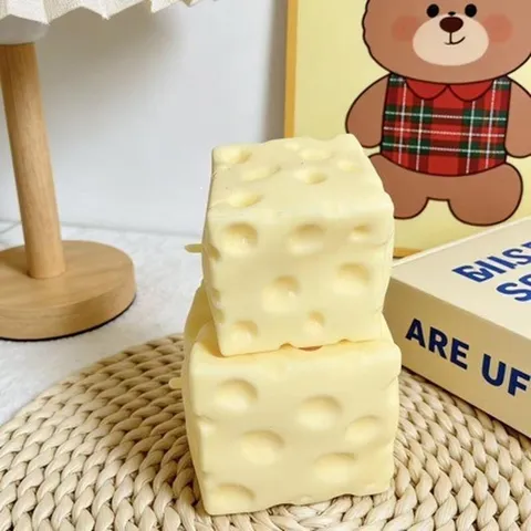 Simulation Käse Squishy Spielzeug Stressabbau Quetschspielzeug Weiches TPR Handgefertigtes Käsemodell Für Erwachsene Jugendliche Büro Täglich