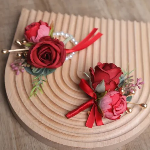 Weinrot Hochzeit Ansteckblume Seidenrose Boutonniere Handgelenk Blume Set Für Bräutigam Brautjungfer Party Zubehör