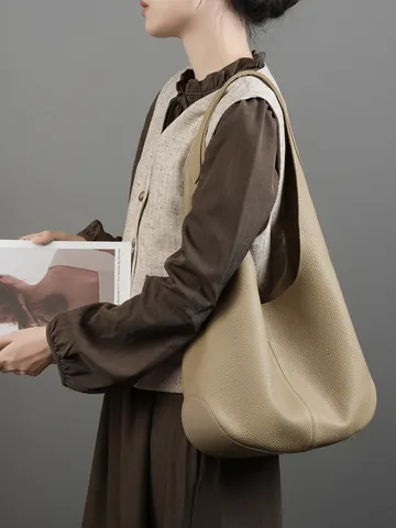 Borsa Tote Minimalista in Vera Pelle di Vacchetta per Donna Grande Capacità Borsa Hobo a Spalla Urbana