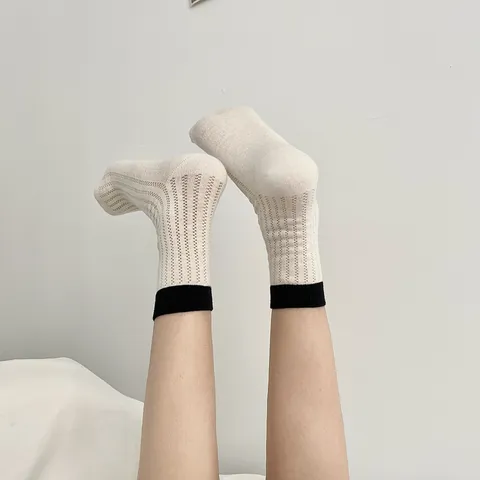 Calcetines de Tripulación Calados de Estilo Japonés para Mujer Algodón Transpirable Color Sólido Puño de Contraste Calcetines de Moda Casual