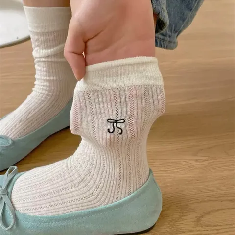 Damen Casual Durchbrochenes Mesh Atmungsaktive Einfarbig Mittelhoch Stacked Socken Balletstil Süße Schleife Socken Tägliche Kleidung