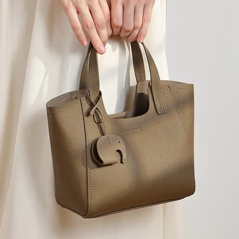 Borsa Tote di Grande Capacità da Donna Casual Minimalista in Vera Pelle Borsa a Tracolla Borsa da Lavoro Quotidiana Con Ciondolo Elefante