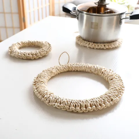 Natural Corn Leaf Woven Pot Mat Heat Resistant Placemat Handmade Plant Fiber Round Table Mat For Kitchen Dining Room