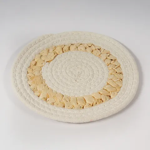 Handmade Corn Husk Woven Placemat Round Heat Resistant Table Mat Natural Straw Dining Table Decor Heat Insulation
