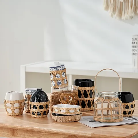 Handmade Woven Straw Glass Bottle Cover Home Decor Rustic Woven Protective Net Bottle Vase Tabletop Decorative Craft
