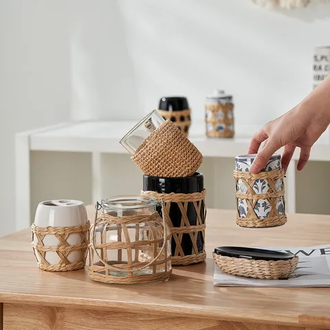 Handmade Woven Straw Glass Bottle Cover Home Decor Rustic Woven Protective Net Bottle Vase Tabletop Decorative Craft