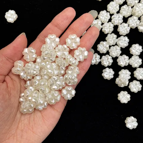 Perline in Plastica Resina Trifoglio Perlato Facetato DIY Braccialetto Catena Telefono Decorazione Sospesa Accessori Artigianali