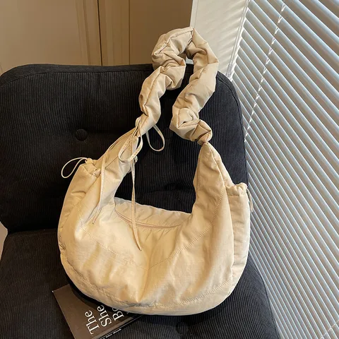 Damen Casual Nylon Dumpling Tasche Große Kapazität Einfarbig Umhängetasche Schultertasche Cloud Tote Bag Tägliche Pendler Handtasche