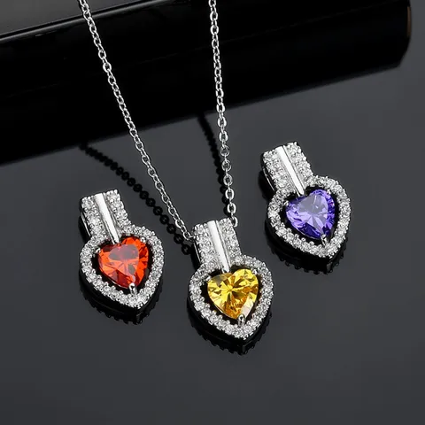 Euro-American Niche Copper Heart Shaped Zirconia Pendant Necklace Inlaid Colorful Crystal Women Jewelry Accessories Love Necklaces Gift