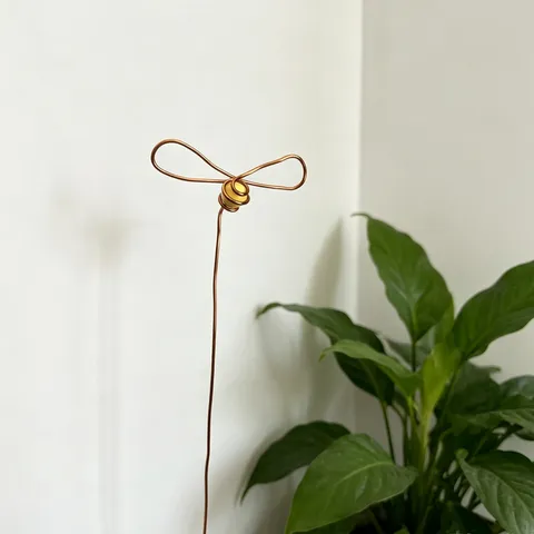 Handgefertigte Natürliche Kristall Biene Blumenarrangement Dekor Farberhaltende Kupferdraht Bienen Skulptur Für Haus Garten Blumentopf Dekoration