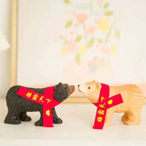 Handmade Wooden Carved Little Bear Desktop Ornament Natural Basswood Animal Figurine For Home Office Table Decor Gift