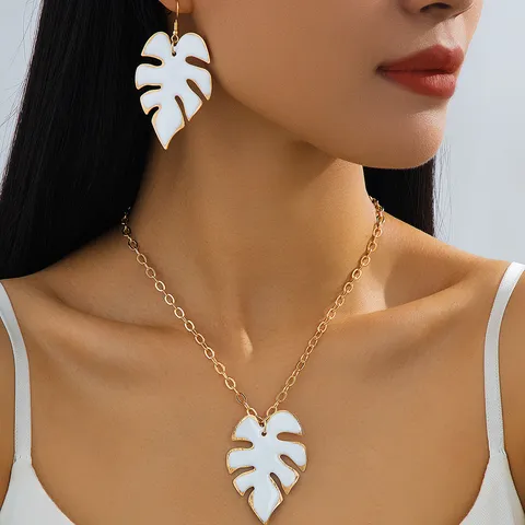 Parure Bijoux Feuille en Émail pour Femmes Collier Boucles d'Oreilles Plante Monstera Fraîche Parure Bijoux Feuille Alliage Plaqué Or