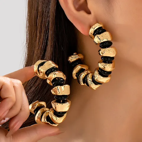 Boucles d'Oreilles Créoles en C en Métal à Texture Rétro Française Avec Perle Artificielle Grandes Créoles Géométriques Irrégulières Pour Femmes Accessoires de Fête