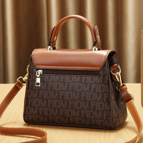 Vintage Crossbody Tas Dames Met Letterprint Veelzijdige Handtas Met Zwaan Hanger Parel Tassel Retro Messenger Bag Top Handvat Tas