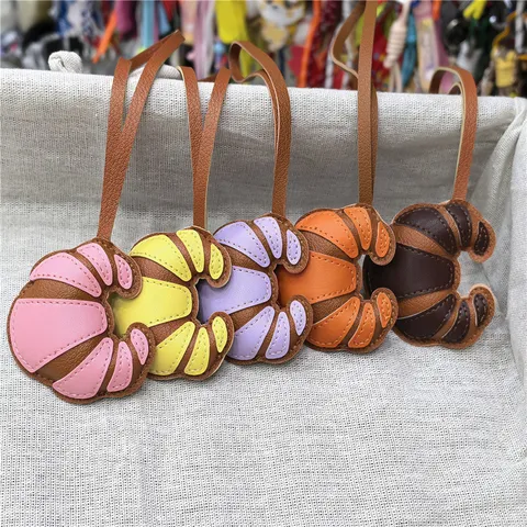 Ciondolo per Borsa Croissant in Ecopelle Fatto a Mano Portachiavi Creativo a Forma di Cibo per Chiavi dell Auto Zaino Regalo Squisito