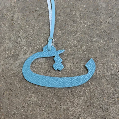 Genuine Leather Arabic Letter Bag Charm Modern Minimalist Pebbled Texture Car Hanging Ornament Solid Color Leather Strap Pendant Keychain Accessory
