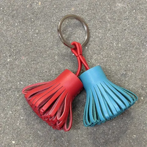 Handmade Genuine Leather Sheepskin Two Tone Tassel Keychain Bag Charm Cute Hula Skirt Key Ring For Women Purse Car Decor Accessory