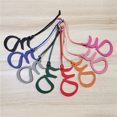 Arabischer Buchstabe Taschenanhänger Echtes Leder Handtaschen Zubehör Rindsleder Schlüsselanhänger Für Damen Minimalist Einfarbig Dekor