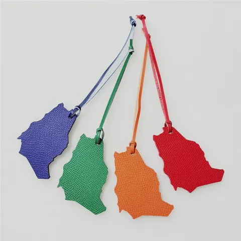Saudi Arabia Map Genuine Leather Bag Charm Litchi Pattern Cowhide Car Pendant Women Creative Geographic Shape Keychain Decoration