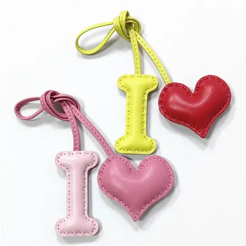 Handcrafted Sewn Genuine Leather Capital Letter I Heart Charm Bag Pendant Cute Car Keychain Ornament For Women