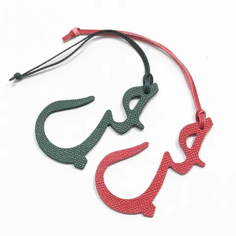 Genuine Leather Arabic Alphabet Bag Charm Creative Calligraphy Leather Keychain For Handbag Backpack Car Key Pendant Decoration Unisex Gift