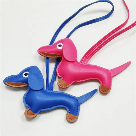 Classique Mignon Chien en Cuir PU Charme de Sac Bloc de Couleur Teckel Sac Pendentif Porte-Clés Accent pour Femme Sac à Main Accessoires Cadeau