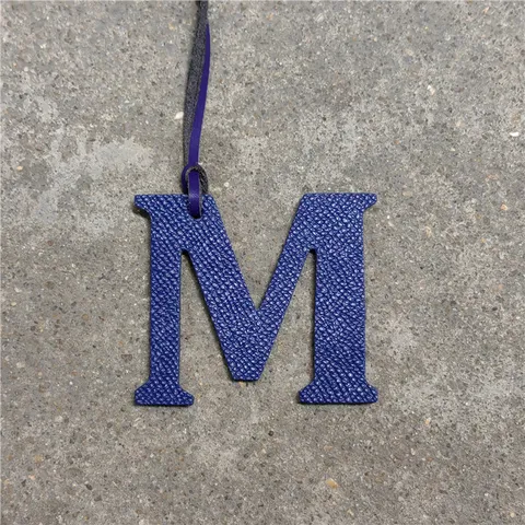 Leather Capital Letter M Bag Charm Pebbled Texture Handbag Pendant Car Accessory Minimalist Keyring Ornament For Handbags Backpacks Purse Hanging Decor