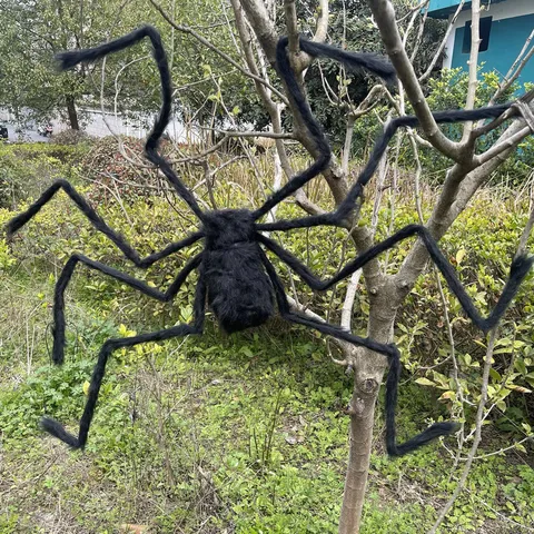 Giant Halloween Plush Spider Decoration Realistic Furry Scary Spider Prop For Yard Haunted House Bar Outdoor Party Decor