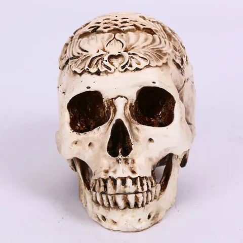 Halloween Spooky Haunted House Decor Resin Carved Skull Ornament Distressed Craft Prank Toy Simulation Skull Prop Table Accent
