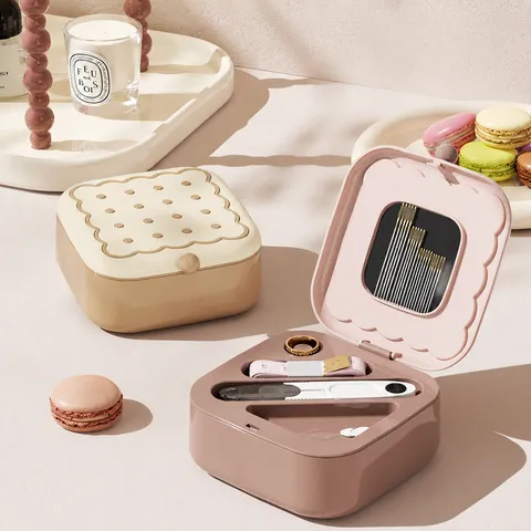 Boîte à Couture Mini Portable en Forme de Biscuit avec Coussin Aiguille Aimanté et Ciseaux