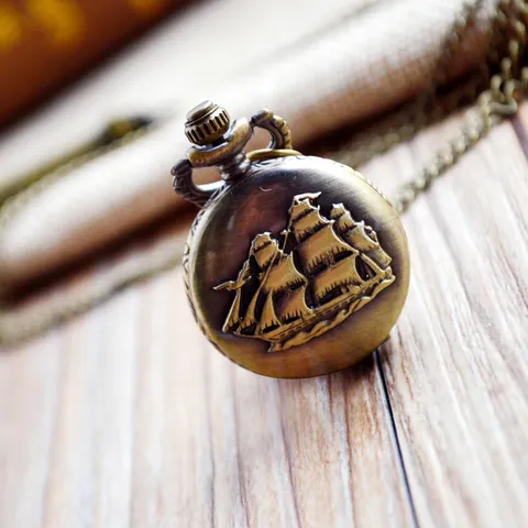 Vintage Antiek Brons Zeilboot Gekarteld Kwarts Zakhorloge met Ketting Unisex Retro Tijd