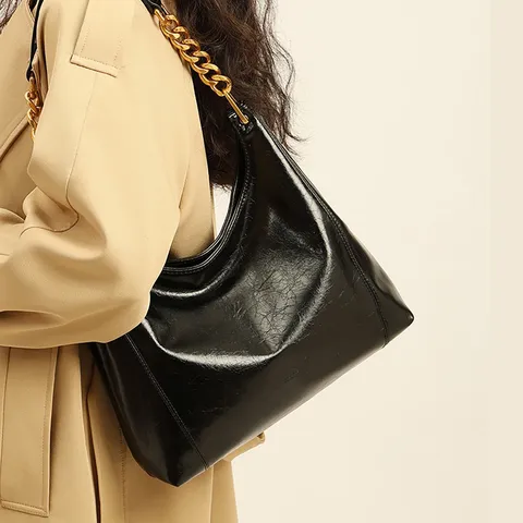 Borsa Sottobraccio in Pelle Sintetica Moda Donna Elegante Borsa a Tracolla Tinta Unita con Catena Metallica
