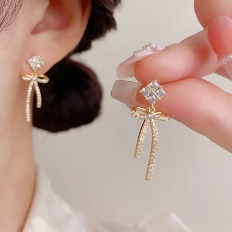 Exquisite Zirkonia Rautenform Schleife Ohrstecker Für Damen 925 Sterling Silber Stift Vergoldet Nischendesign Modeschmuck