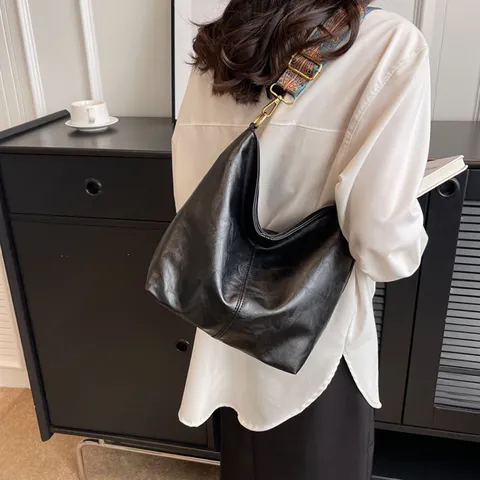 Borsa Tote Casual da Donna di Moda Grande Capacità Borsa a Tracolla in Pelle PU Vintage Hobo Sotto Ascella