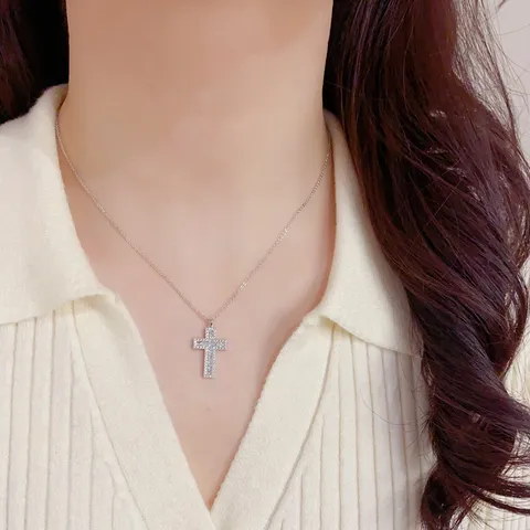 French Luxury Style Eco Friendly Copper Real Gold Plated Rhinestone Cross Pendant Necklace Trendy Clavicle Chain Jewelry For Women Daily Decoration