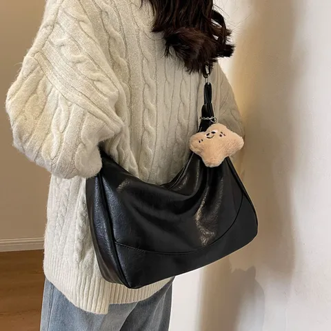 Donna Vintage Commuter Borsa a Tracolla in Pelle PU Borsa da Sottobraccio Tinta Unita Crossbody con Tracolla Larga e Ciondolo in Peluche