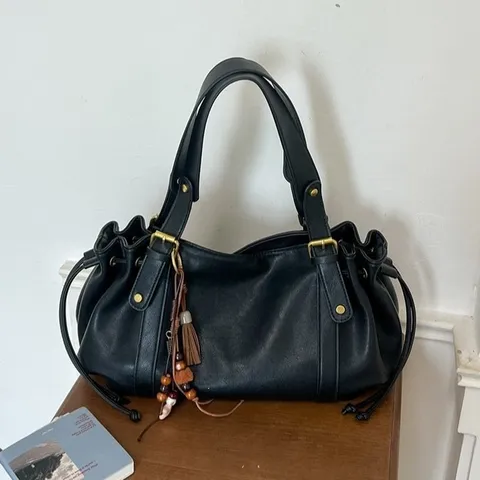 Vintage PU-Leder Schultertasche Für Damen Große Kapazität Kordelzug Tote Mit Anhänger Retro Achsel Umhängetasche Handtasche