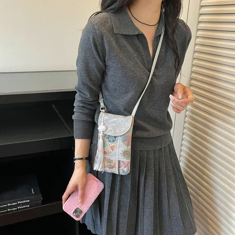 Chinesischer Nationalstil Gestickt PU Leder Handytasche Casual Quasten Umhängetasche Für Damen Tägliches Matching Messenger Bag