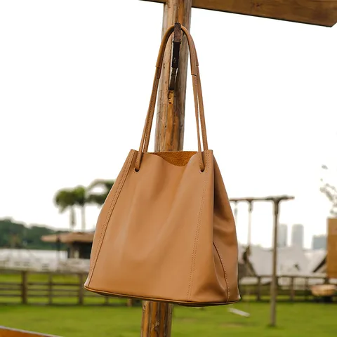 Retro Soft Cowhide Bucket Bag Genuine Leather Women Large Capacity Commuter Tote Bag Vegetable-Tanned Top Layer Handbag