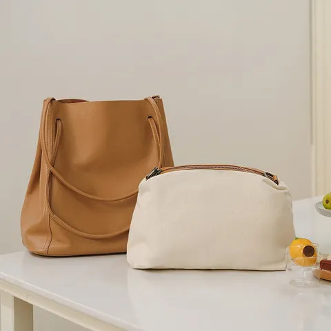Retro Soft Cowhide Bucket Bag Genuine Leather Women Large Capacity Commuter Tote Bag Vegetable-Tanned Top Layer Handbag
