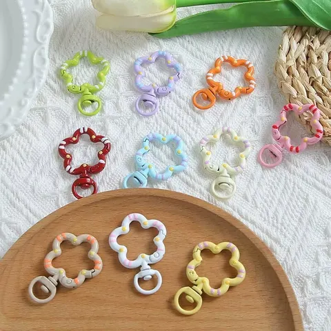 Metalen Bloem Sleutelhanger Veergesp DIY Schattig Hangend Accessoire Geemailleerd Handgeschilderd Pruimenbloesem Tas Hanger